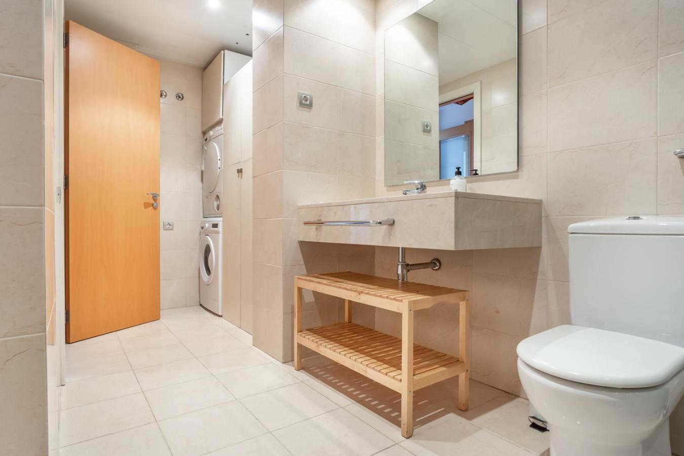 Private Rooms Near Las Ramblas Barcelona Exterior foto